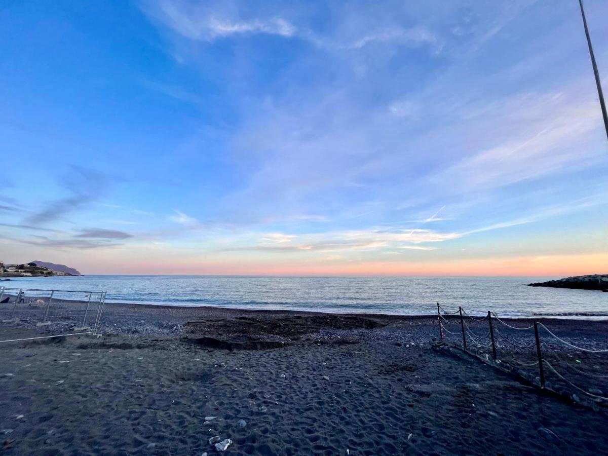 Ad Home Mare - Frontemare, 1 Minuto Dalla Spiaggia Genua Zewnętrze zdjęcie